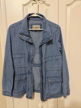 Light Wash Denim Utility Jacket - Light Blue